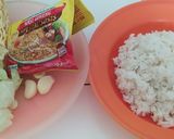 Foto langkah ke 1 dari resep Nasi Goreng Mawut (Bumbu Instan).