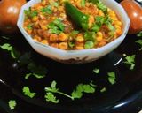 A picture of step 6 of Chanay ki dal karahi.