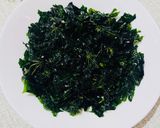 Foto langkah ke 5 dari resep 251. Daun Pepaya Jepang Goreng Bawang Putih.