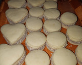 Foto del paso 4 de la receta: Alfajores de Maizena Húmedos (SIN MANTECA)