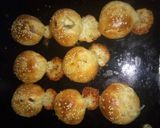 A picture of step 5 of Sesame Cheese balls.