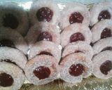 صورة لخطوة 9 من وصفة حلوة جافة بمعجون ❤🍓