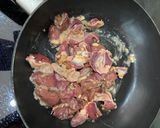 Hình bước làm 3 của món Lòng gà xào mướp