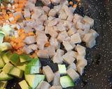 Foto del paso 2 de la receta: Wok de vegetales, pollo y fideos