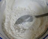Foto langkah ke 4 dari resep Bolu Karamel Sarang Semut (anti gagal).