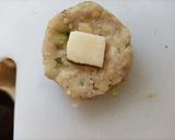 A picture of step 3 of Bread cheese balls.
