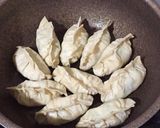 Foto langkah ke 4 dari resep Gyoza jepang ayam simple - gyoza enak - menu jepang mudah - cemilan anak sehat.