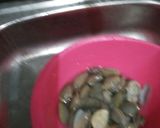 Foto langkah ke 2 dari resep Kerang batik saus tiram.