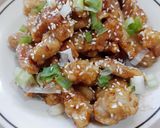 Foto langkah ke 6 dari resep Ayam dan sosis caramel.