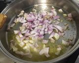 Une image de l'étape 5 de Navets raves primeurs « donuts » au bouillon de crevettes et oignon de roscoff.