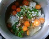 Foto langkah ke 3 dari resep Sup daging sapi dan sayuran.