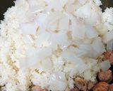 Hình bước làm 2 của món Cơm Chiên Mực