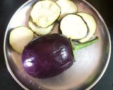 A picture of step 1 of झटपट चटपट वांग्याचे काप!🍆🍆🍋🍽.