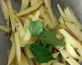 बटाटा भाजी (Batata Bhaji Recipe In Marathi) रेसिपी स्टेप 2 फोटो 