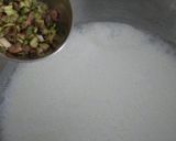 पिस्ता कुल्फी क्यूब्स (pista kulfi cubes recipe in Hindi) रेसिपी चरण 1 फोटो