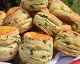 Medvehagymás pogácsa recept fázis 13 fotója