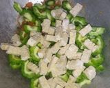 Foto langkah ke 3 dari resep Tumis pare tempe.