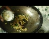 A picture of step 3 of Pappadam thoran.