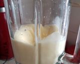 A picture of step 1 of My peahes & Cream fruit Shake.