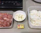 รูปขั้นตอนการทำที่ 1 ของ ข้าวผัดหมูสับซอสโชยุ