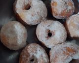 Foto del paso 14 de la receta: Bolas de fraile o rosquilla si le hacemos un agujerito