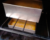 Foto langkah ke 5 dari resep Wingko babat oven khas semarang.