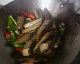 Foto langkah ke 2 dari resep Tumis Pindang Tongkol.