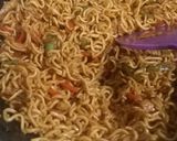 Foto langkah ke 5 dari resep Mie goreng istimewa.