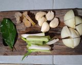 Foto langkah ke 2 dari resep Chili Oil Rempah.