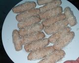 Foto del paso 4 de la receta: Croquetas de pollo y salchicha