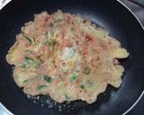 Foto langkah ke 3 dari resep Telur dadar cabe ijo.