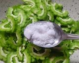Foto langkah ke 2 dari resep Orak-Arik Pare Tempe Telur.