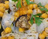 Foto del paso 7 de la receta Asado meloso de calabaza, berenjena y calabacín con garbanzos crujientes