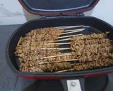 Foto langkah ke 4 dari resep Sate usus.