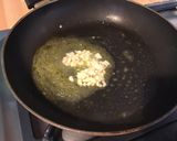 Une image de l'étape 1 de Cotes de porc crème et pruneaux.