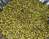 A picture of step 1 of Moong Dal Chilla.