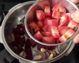 A picture of step 4 of Beetroot Soup.