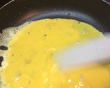 Foto del paso 4 de la receta: Como hacer un huevo revuelto esponjoso y suelto