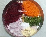 A picture of step 1 of Beetroot -Carrot Pakora.