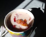 Foto del paso 3 de la receta: Kéfir de leche de zapallo y frutilla especiado para el desayuno