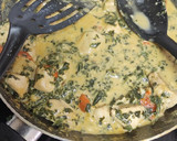 Foto del paso 11 de la receta: Pollo con salsa de espinacas y tomatitos cherry