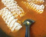 A picture of step 4 of Achari Curry Maggi.