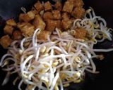 Foto langkah ke 2 dari resep Tumis Toge Tempe Simple.