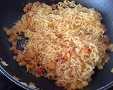 Foto del paso 5 de la receta: Noodles instantáneos con huevo frito