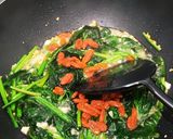 A picture of step 6 of Spinach with goji berry.
