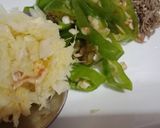 A picture of step 1 of Eggs with veggies.