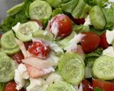 Hình bước làm 3 của món Cơm nhà với tôm sốt mayonnaise, canh ba chỉ heo củ quả, salad trộn phô mai