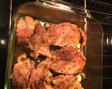 Foto del paso 7 de la receta: Cerdo horneado con champiñones