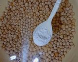 A picture of step 2 of Chana chaat or chickpeas.