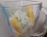 Foto del paso 1 de la receta: Agua de piña con un toque de limón y apio